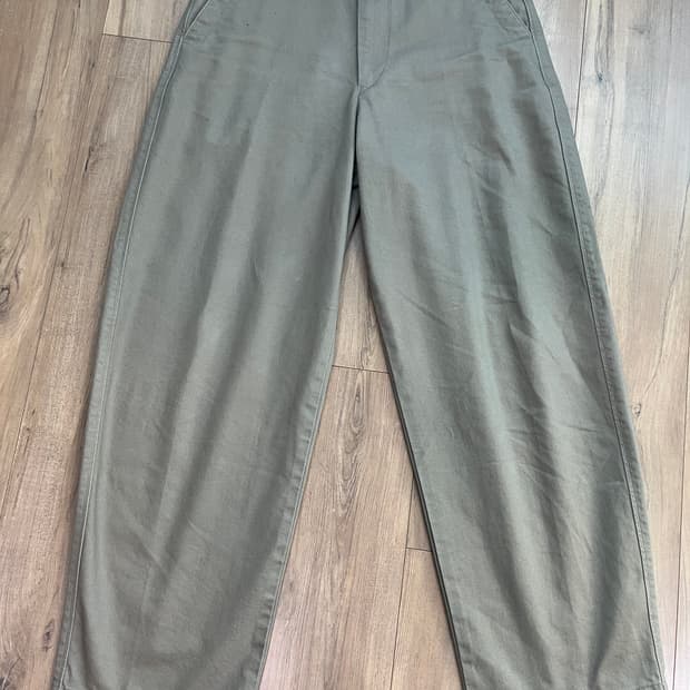 유니클로 와이드핏 치노팬츠