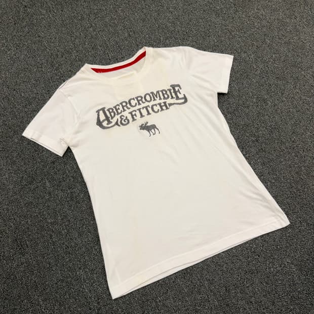S) 아베크롬비 빈티지 로고 자수 반팔 티셔츠