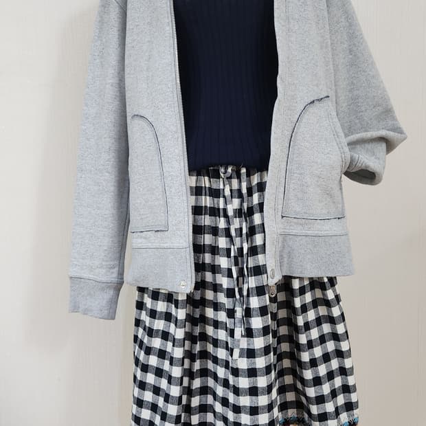 하구미 후드집업&니트& 체크치마