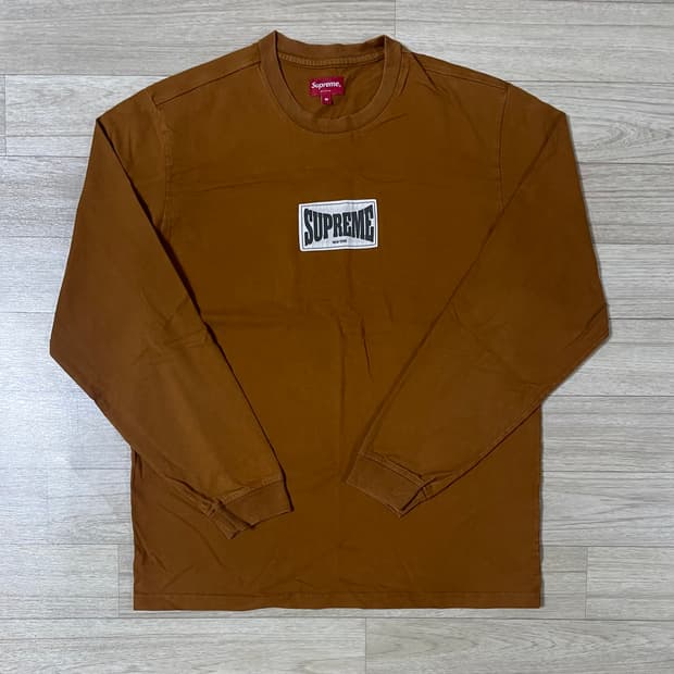 supreme woven label sleeve