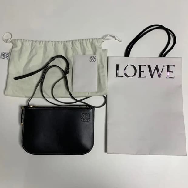 로에베 게이트 더블지퍼 파우치백 블랙