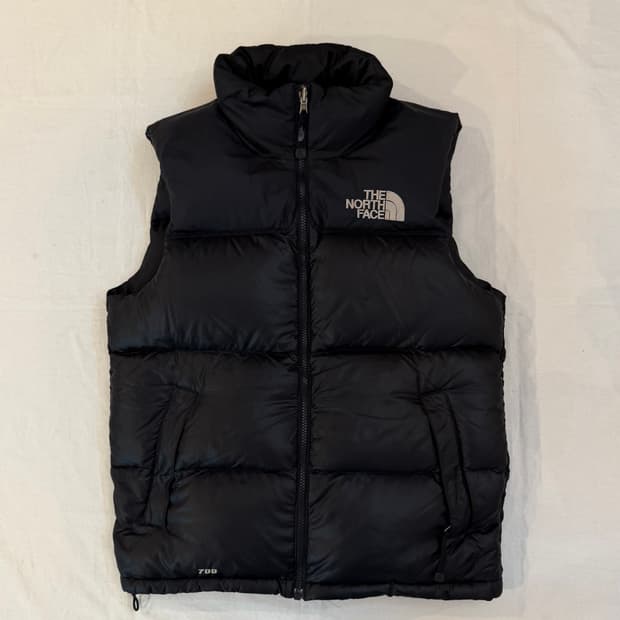 노스페이스 700필 구스다운 유광 패딩조끼 블랙
