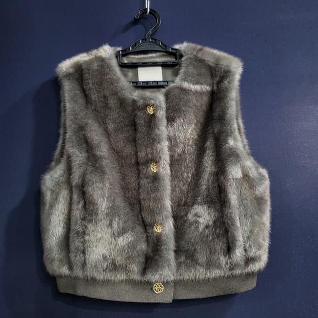 셀렙샵 페이크퍼 베스트