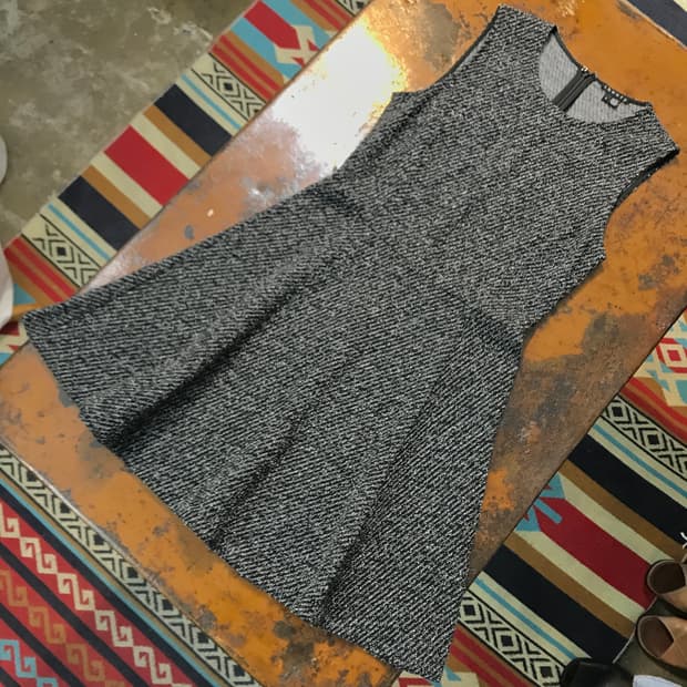 띠어리 블랙 트위드 플레어 미디원피스 여성 55 사이즈 