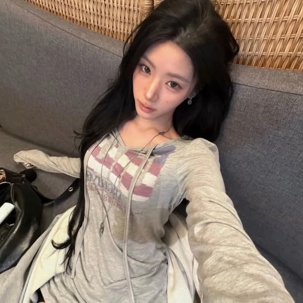 길라아카이브 USA LOGO V NECK LONG SLEEVE GREY