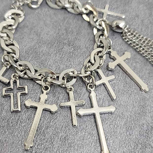 cross bracelet