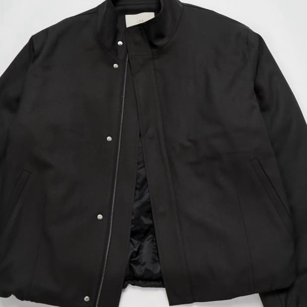 L E S plain bomber jacket 2
