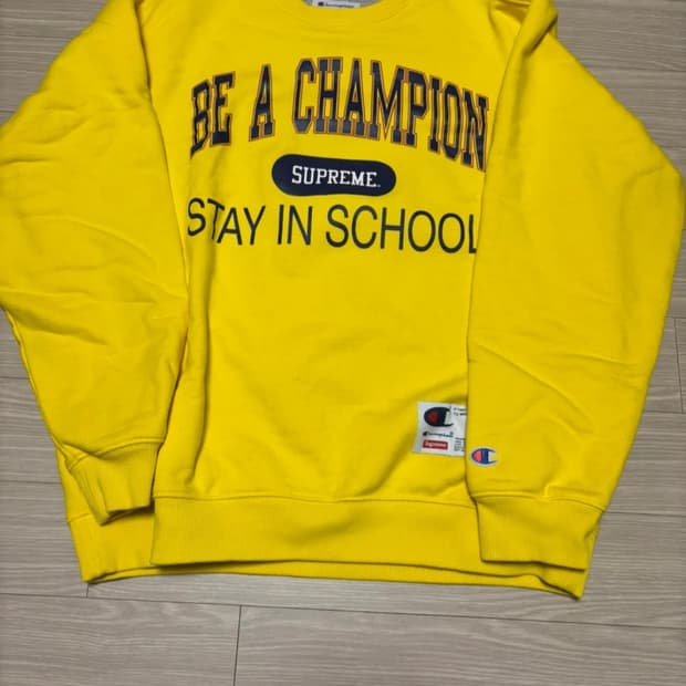 슈프림 x 챔피온 맨투맨