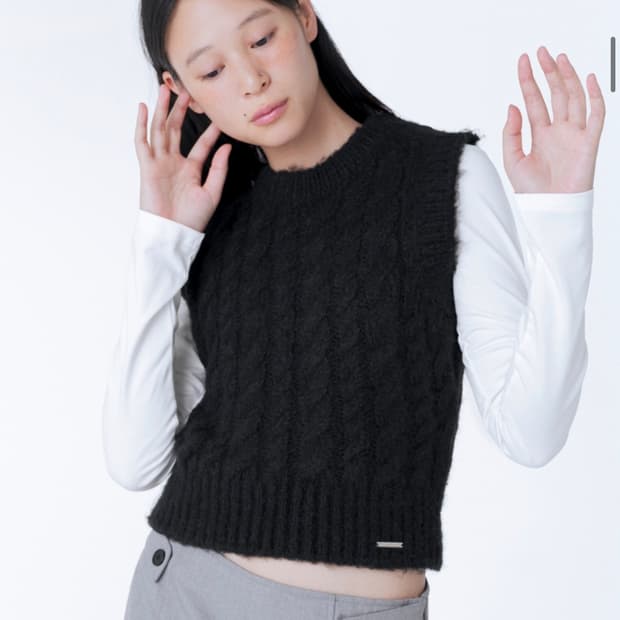 미세키 서울 Cable knit vest BLACK