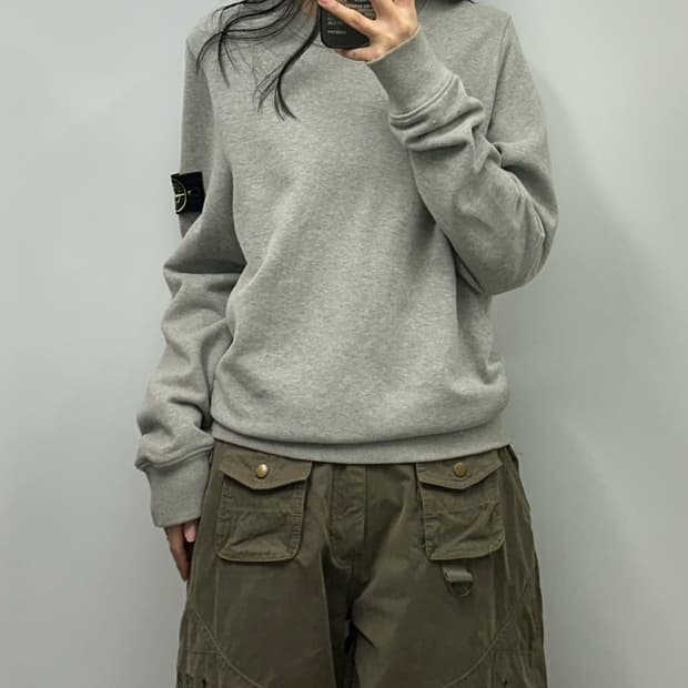 스톤아일랜드 와펜 그레이컬러 스웻셔츠 맨투맨