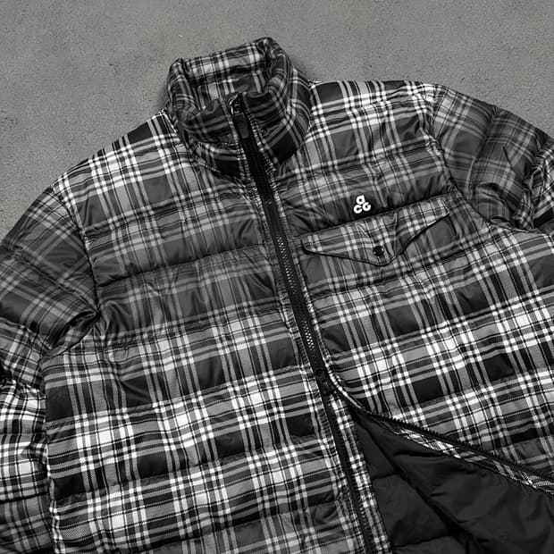 나이키 ACG 체크패턴 투웨이 구스다운 경량패딩