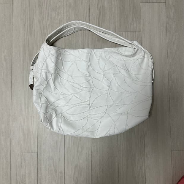 샌드뮤지엄 숄더백 화이트