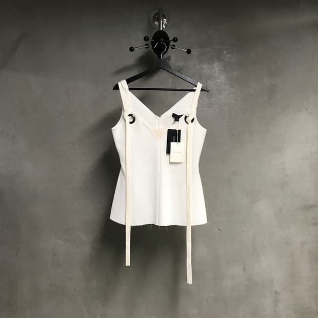 엘러리 슬리브리스 탑 새상품 8(W)