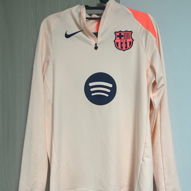 나이키 바르셀로나 드릴탑