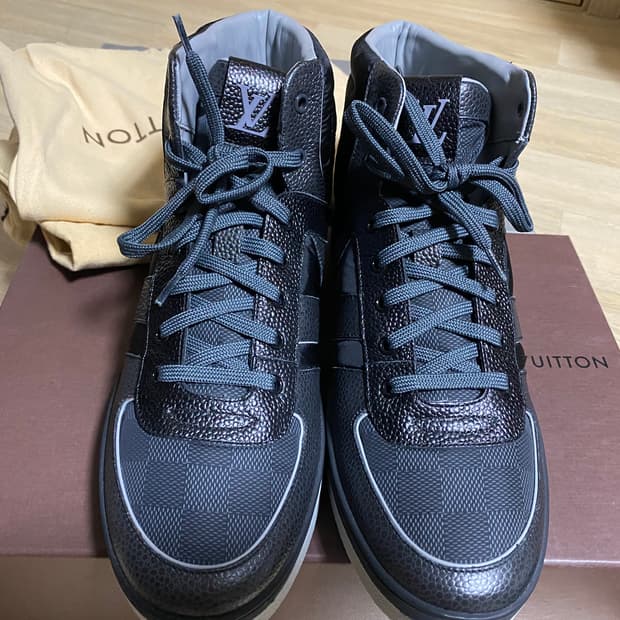 루이비통 트레이너 하이탑 스니커즈