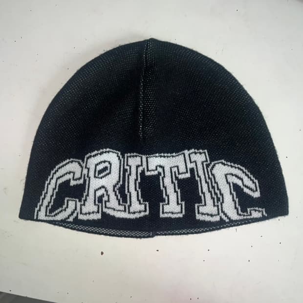 [새상품] 크리틱 멜팅 로고 비니 블랙