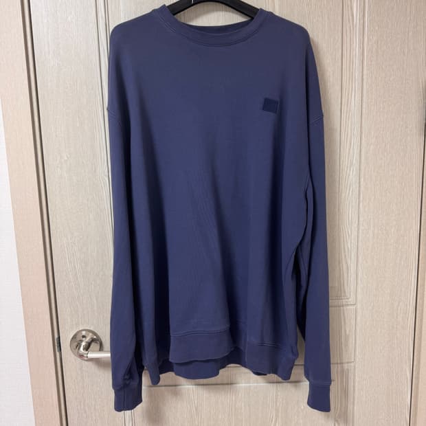 아크네스튜디오 맨투맨 