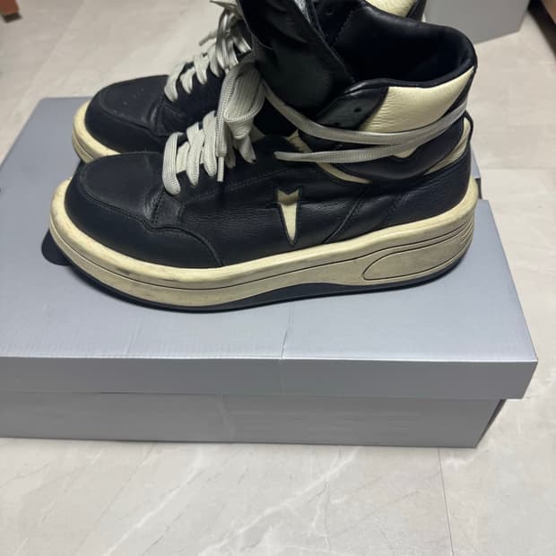 컨버스 X 다크쉐도우 터보웨폰 블랙 크림