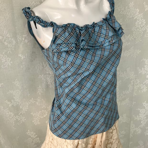 버버리블루라벨 스카이 프릴 나시 1096 모리걸 y2k 스트릿 갸루 펑키