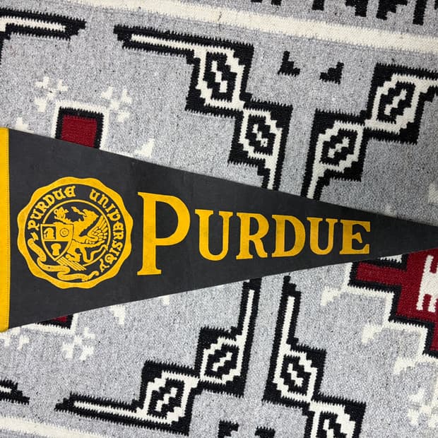 퍼듀 대학교 깃발 장식 소품 , 페넌트