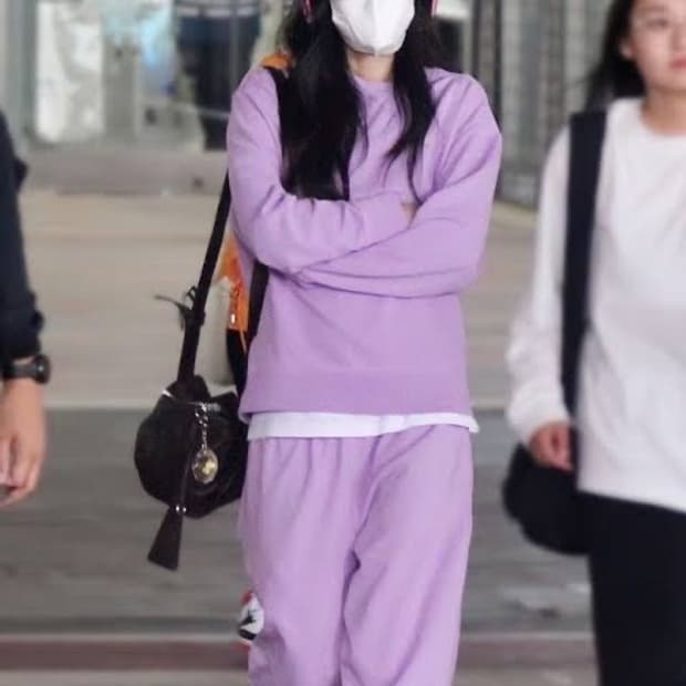 Jennie x Calvinklein sweatshirts