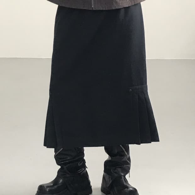 Cecilene Black Midi Skirts