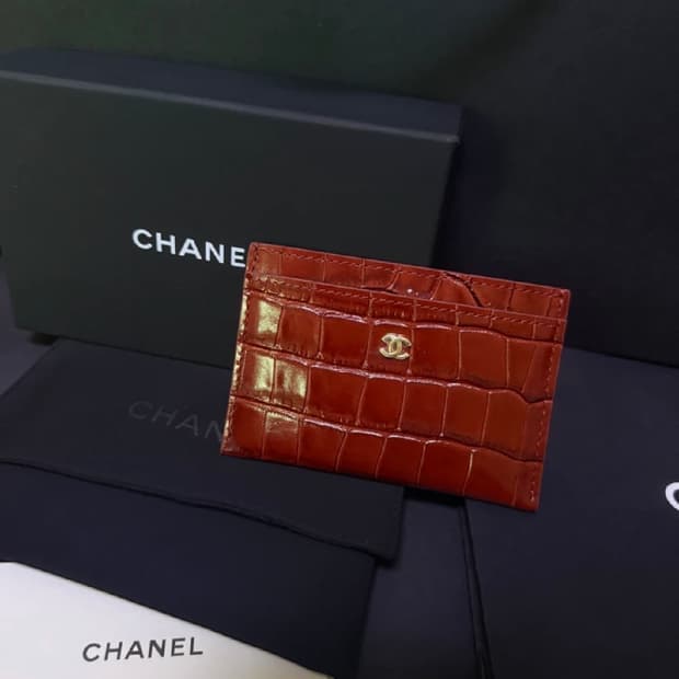 샤넬 크로커다일 카드 홀더 지갑 레드