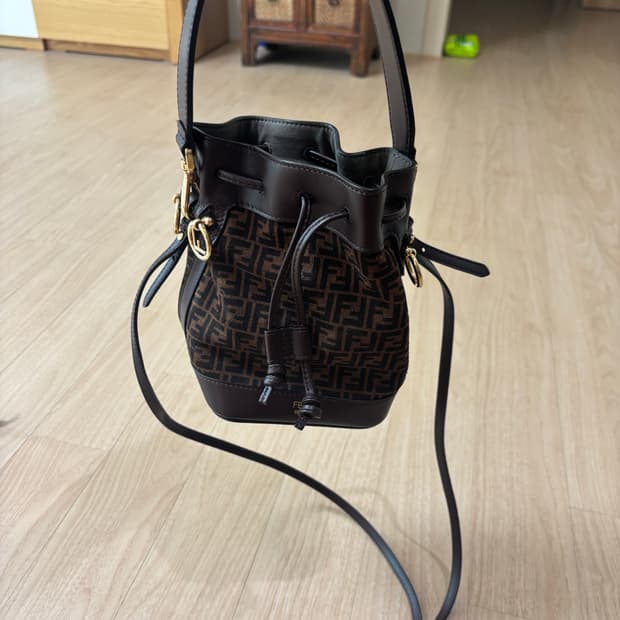 펜디 미니 복조리백 팝니다