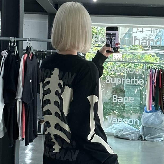 벤슨 본 패치 롱슬리브 블랙 긴팔 티셔츠