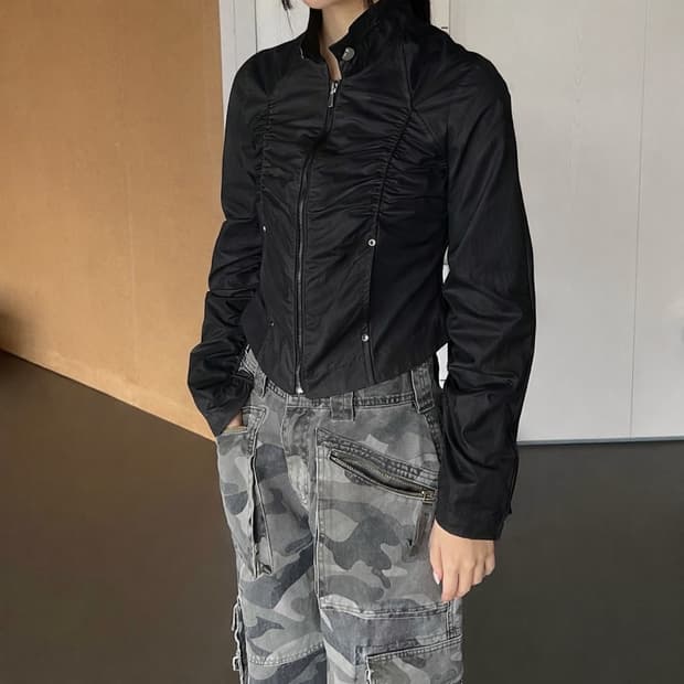 셔링 하이넥 바람막이 자켓