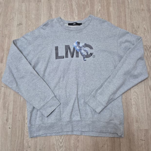 LMC 엘엠씨 우주비행사 빅로고 맨투맨