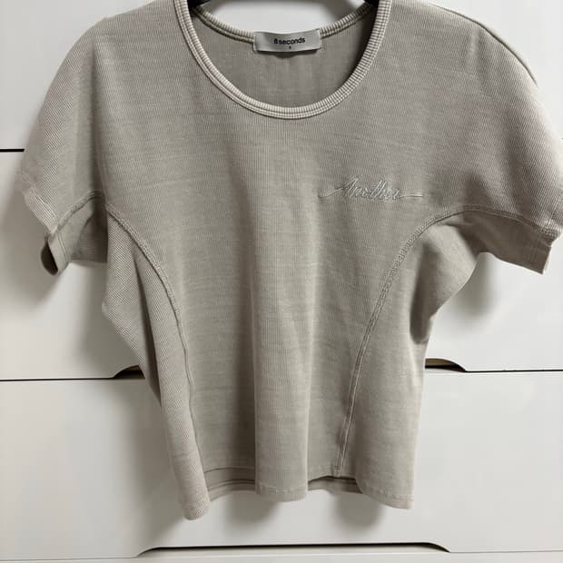 에잇세컨즈 반팔