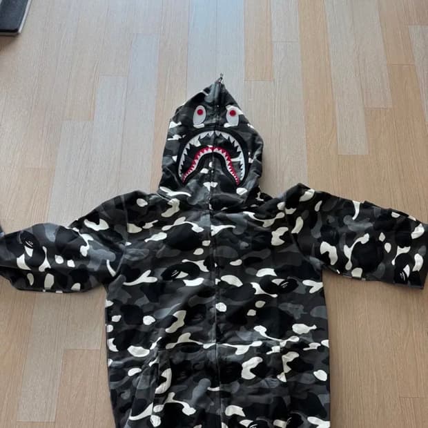정품 새재품) BAPE 베이프 샤크 후드 블랙 카모 L