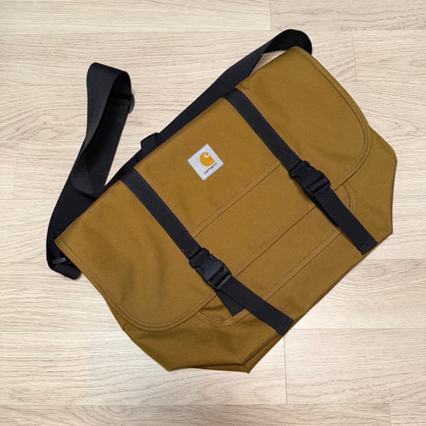 칼하트 브라운 파슬백