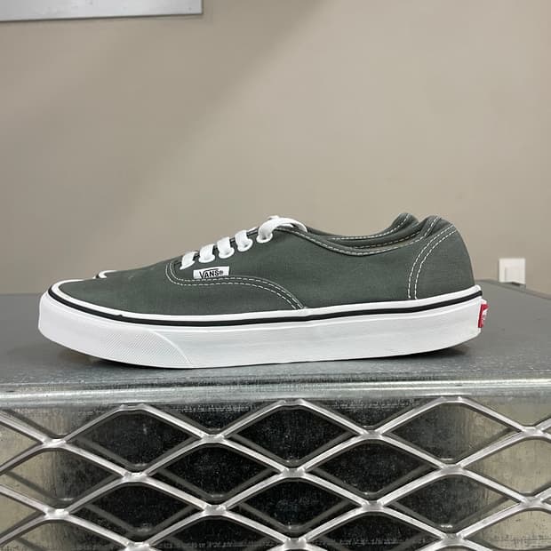 반스 어센틱 타임 트루화이트 260