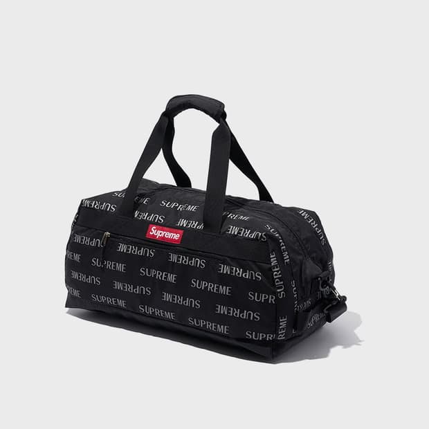 SUPREME shoulder bag