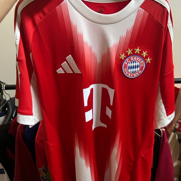 바이에른 뮌헨 무시알라 축구 유니폼 L사이즈 판매합니다