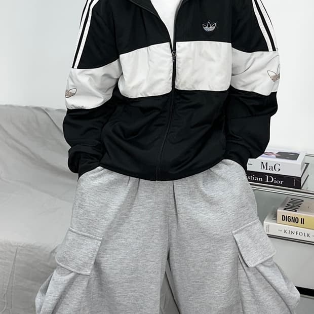 아디다스 뉴진스 민지 블랙 화이트 트랙탑 져지 XL