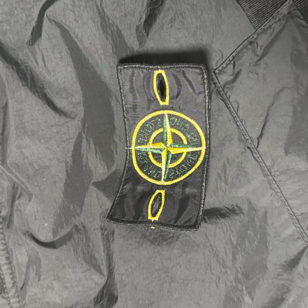 스톤아일랜드 크링클랩스 바람막이