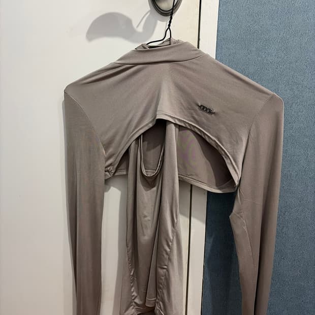 오도어 크롭후드 나시 세트