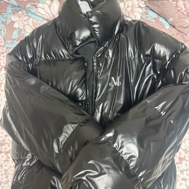 무센트 유광패딩