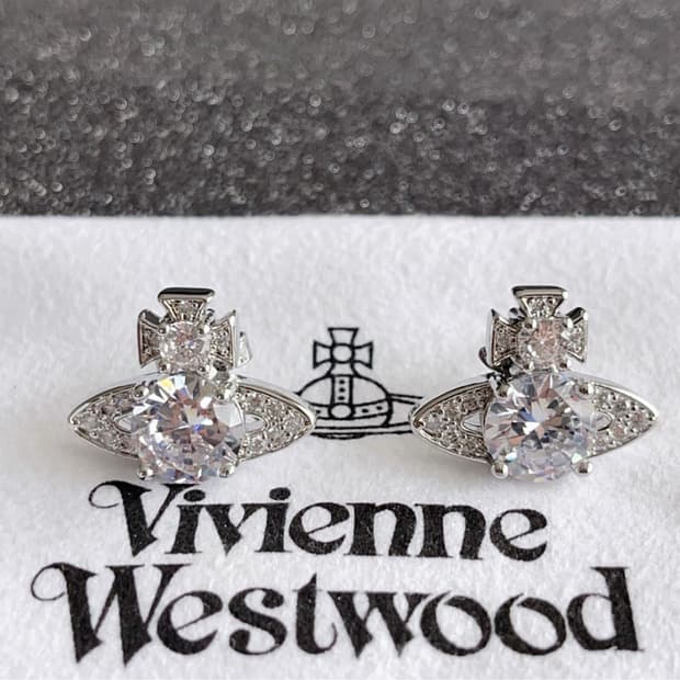 비비안웨스트우드 아카이브 화이트 크리스탈 orb 귀걸이