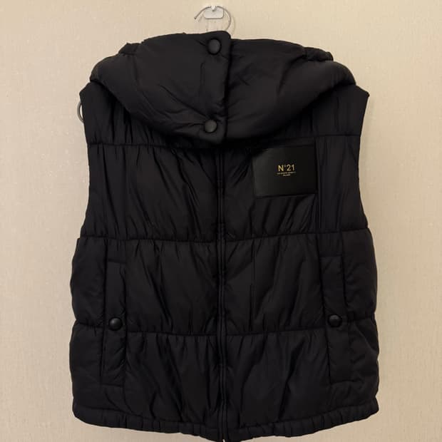 [N°21] 컬렉션 패딩 조끼 베스트 / 블랙