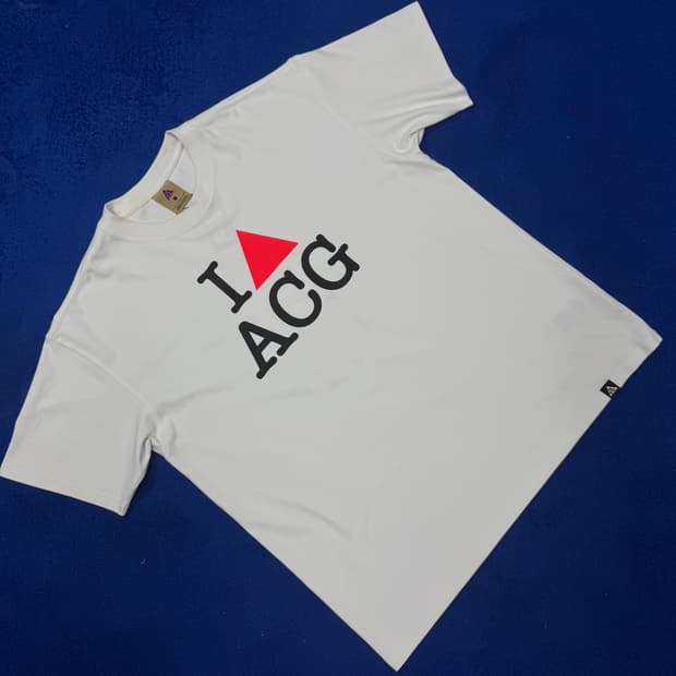 나이키 ACG 로고 프린트 화이트 반팔티