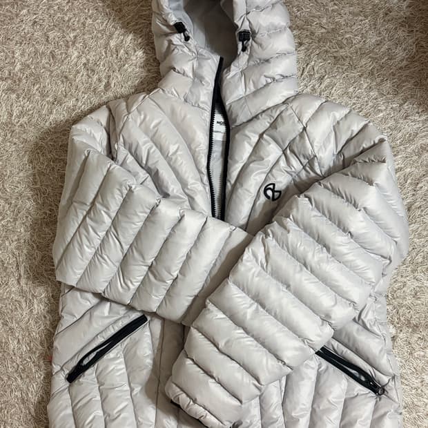 노매뉴얼 누베스 경량패딩