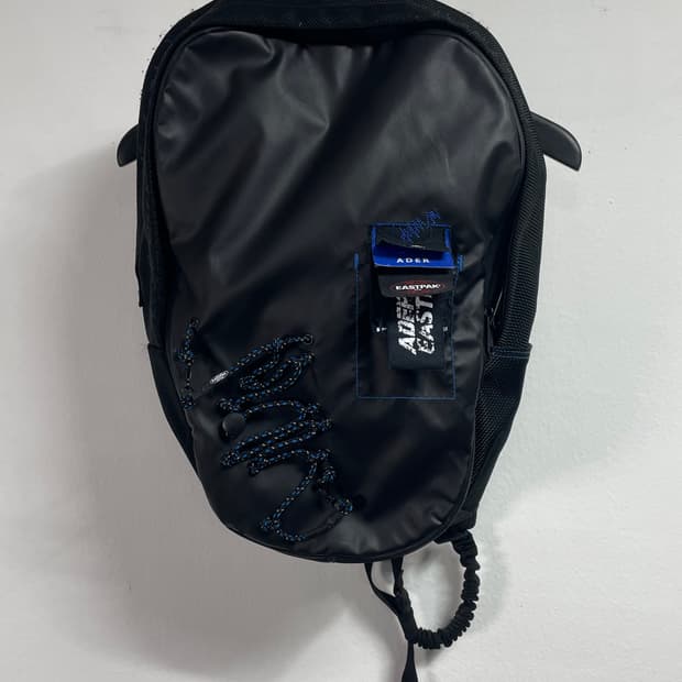 아더에러 이스트팩 슬링백 (on.494)
