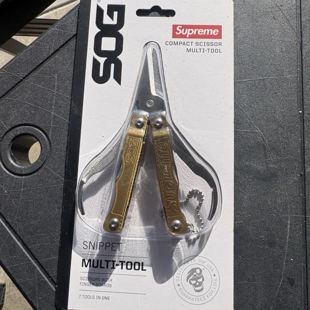 [일괄]슈프림 x 소그 스니펫 멀티 툴 22FW