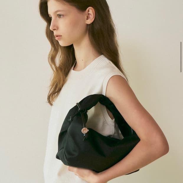 몽드몽드 Clock nylon tote bag Black
