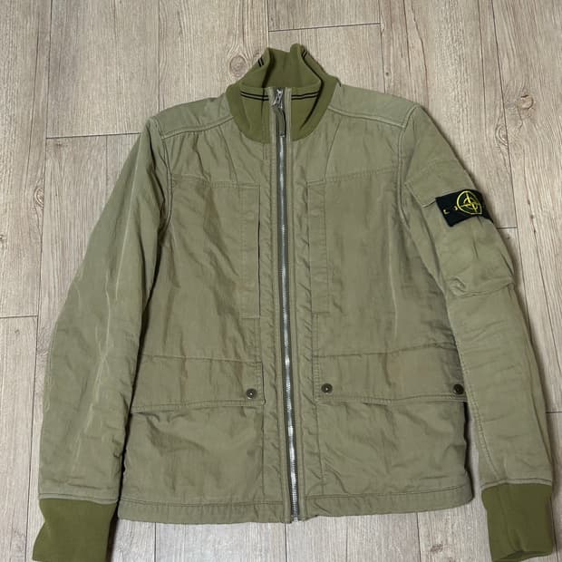 스톤아일랜드 카키 봄버 자켓