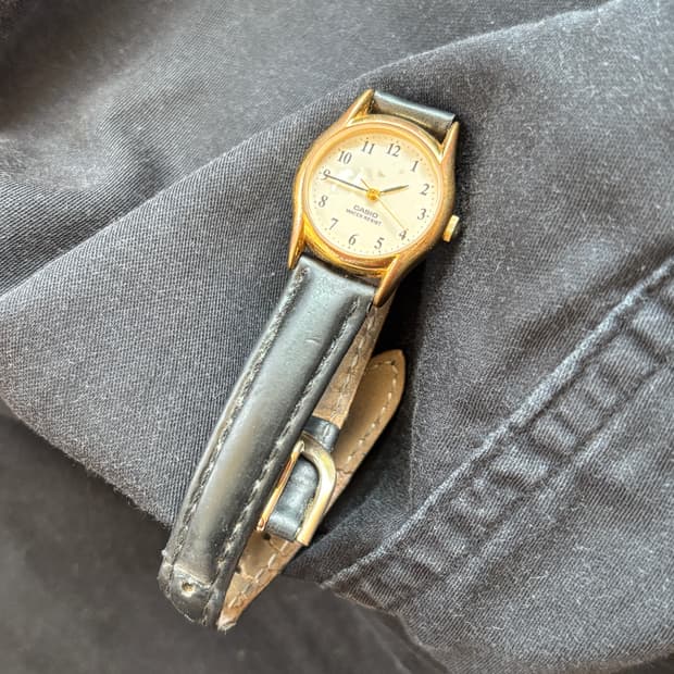 vintage casio leather band watch